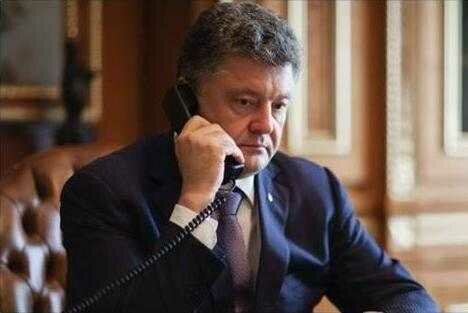 Порошенко обговорив складну ситуацію навколо Дебальцево з Меркель і Олландом